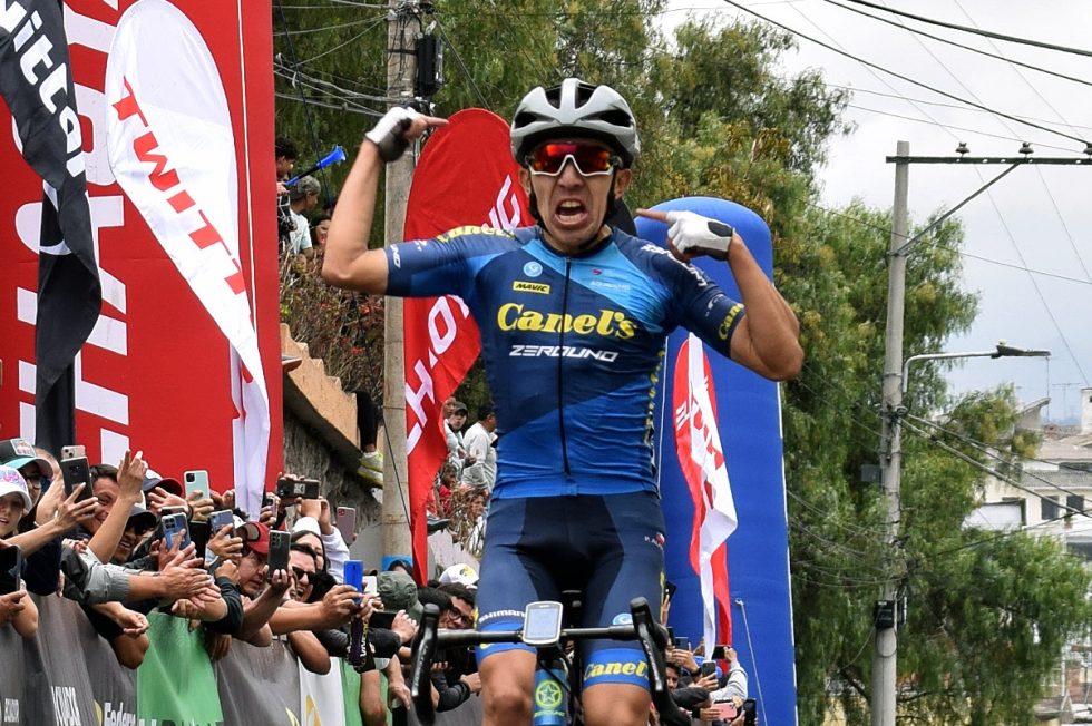 Pablo Alarc N Made The First Cross In The Tour Of Ecuador Copaci