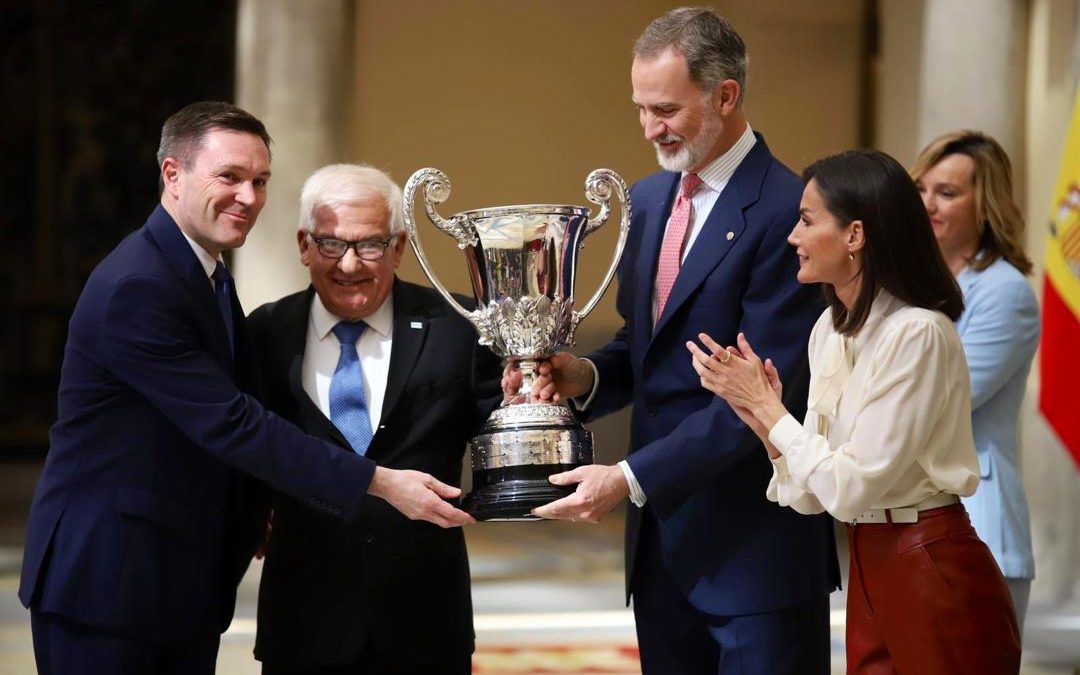 The King and Queen of Spain present the Iberoamerican Community Trophy to COPACI