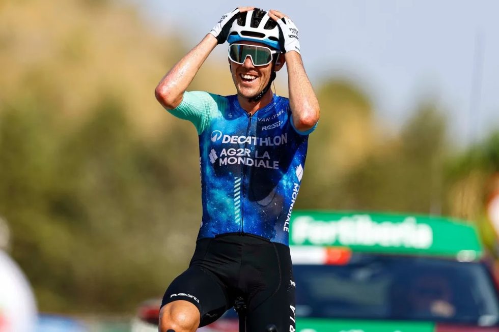 Ben O’Connor surprises and takes the lead of the Vuelta a España with a