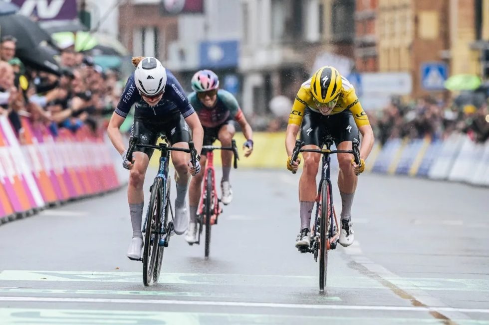 Tour de France Women’s 2024 Puck Pieterse beats Demi Vollering after a