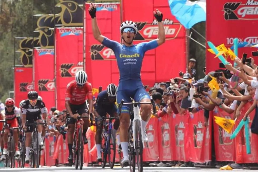 Vuelta a Guatemala 2024 Sebastián Brenes gana al sprint la octava