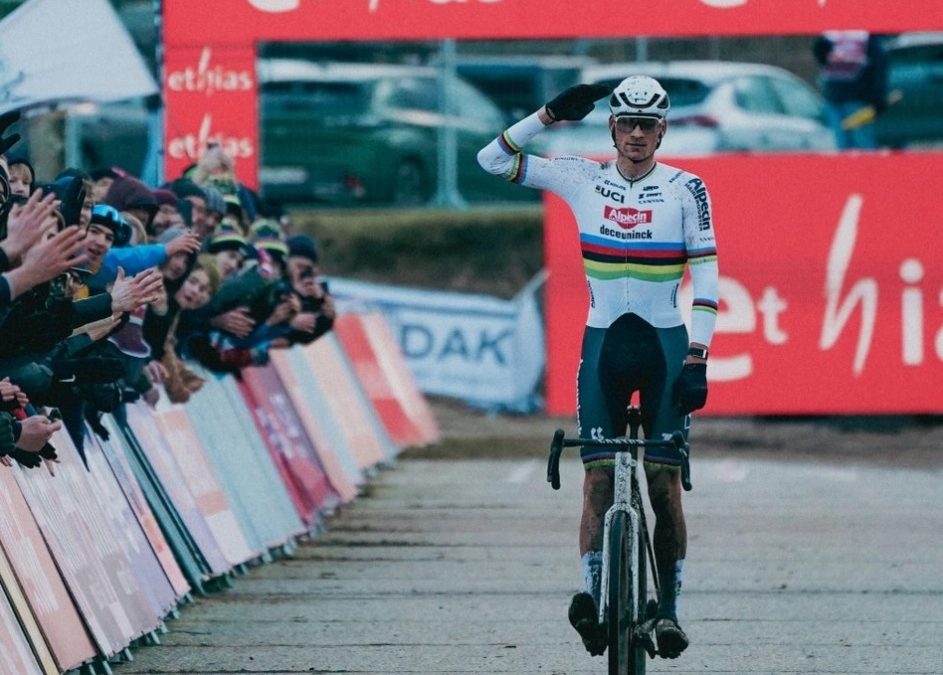 Dominio de Van der Poel y Ceylin del Carmen en la Copa del Mundo CX de Zonhoven