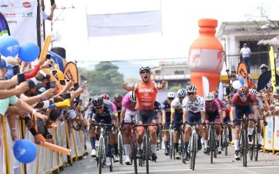 EdwinTorres gana duelo de sprinters en segunda etapa de la Vuelta al Táchira